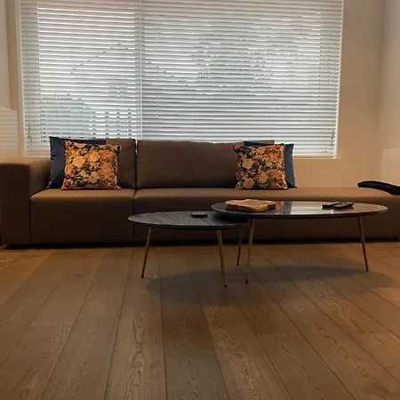 D&s Lifestyle Met Terras 18m² Koningslaan דירה